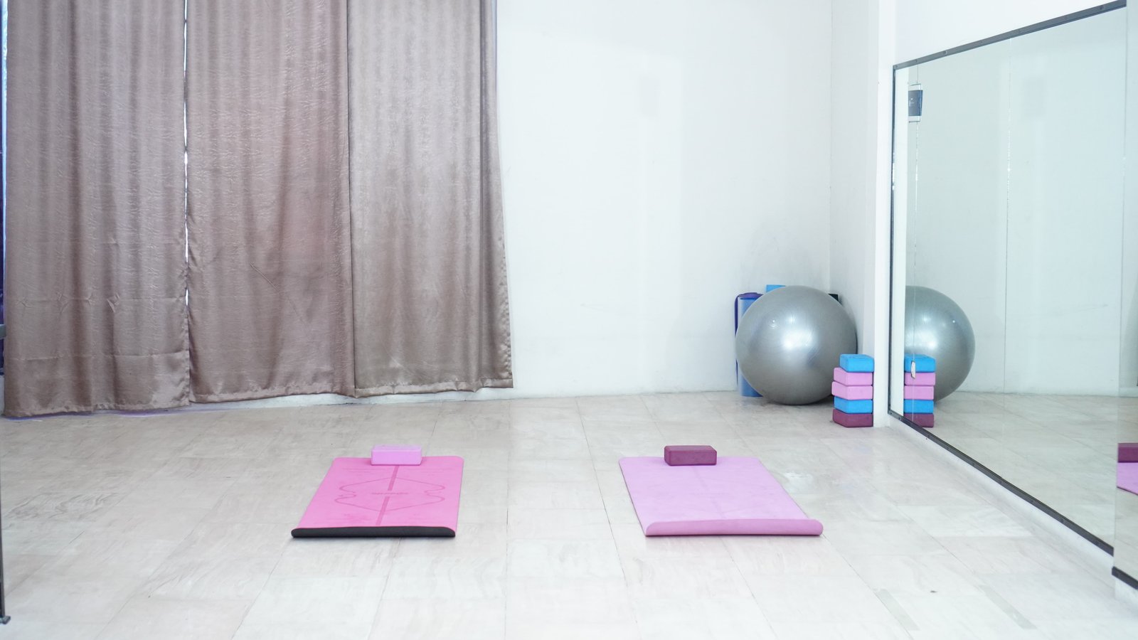 Studio Yoga untuk Ibu